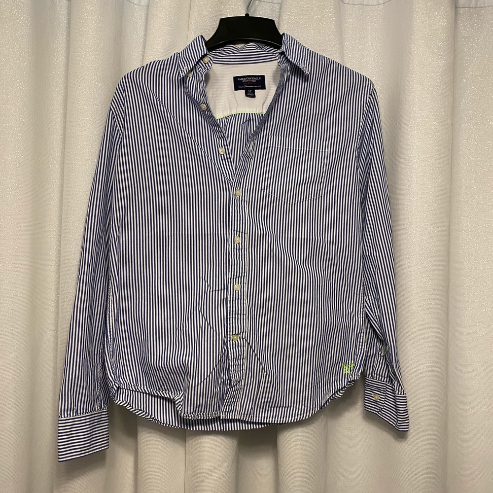 American Eagle Long Sleeve Button Down Shirt